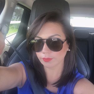 Meet your Posher, Yolanda